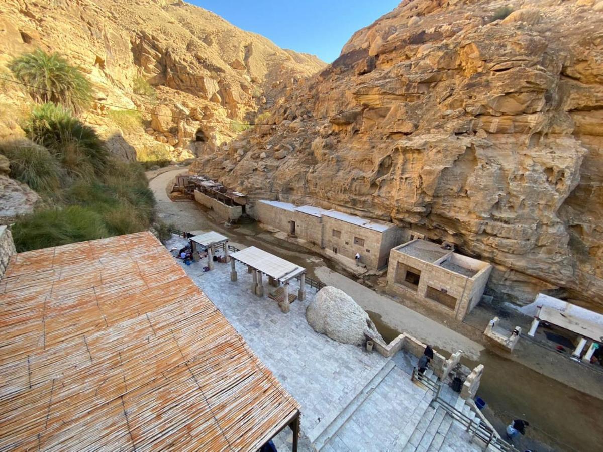 Afra Hot Springs Chalets At-Tafilah 外观 照片
