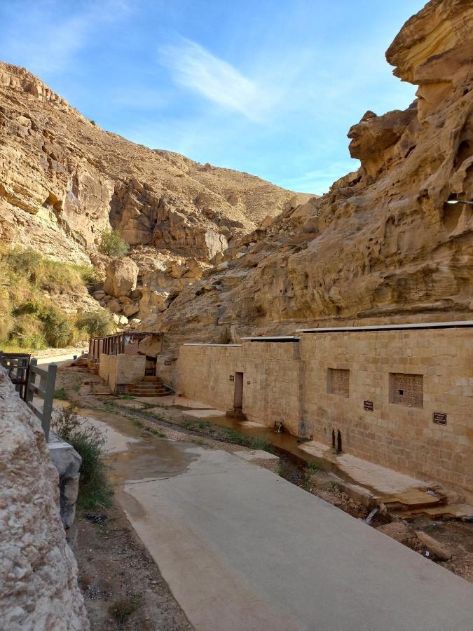 Afra Hot Springs Chalets At-Tafilah 外观 照片