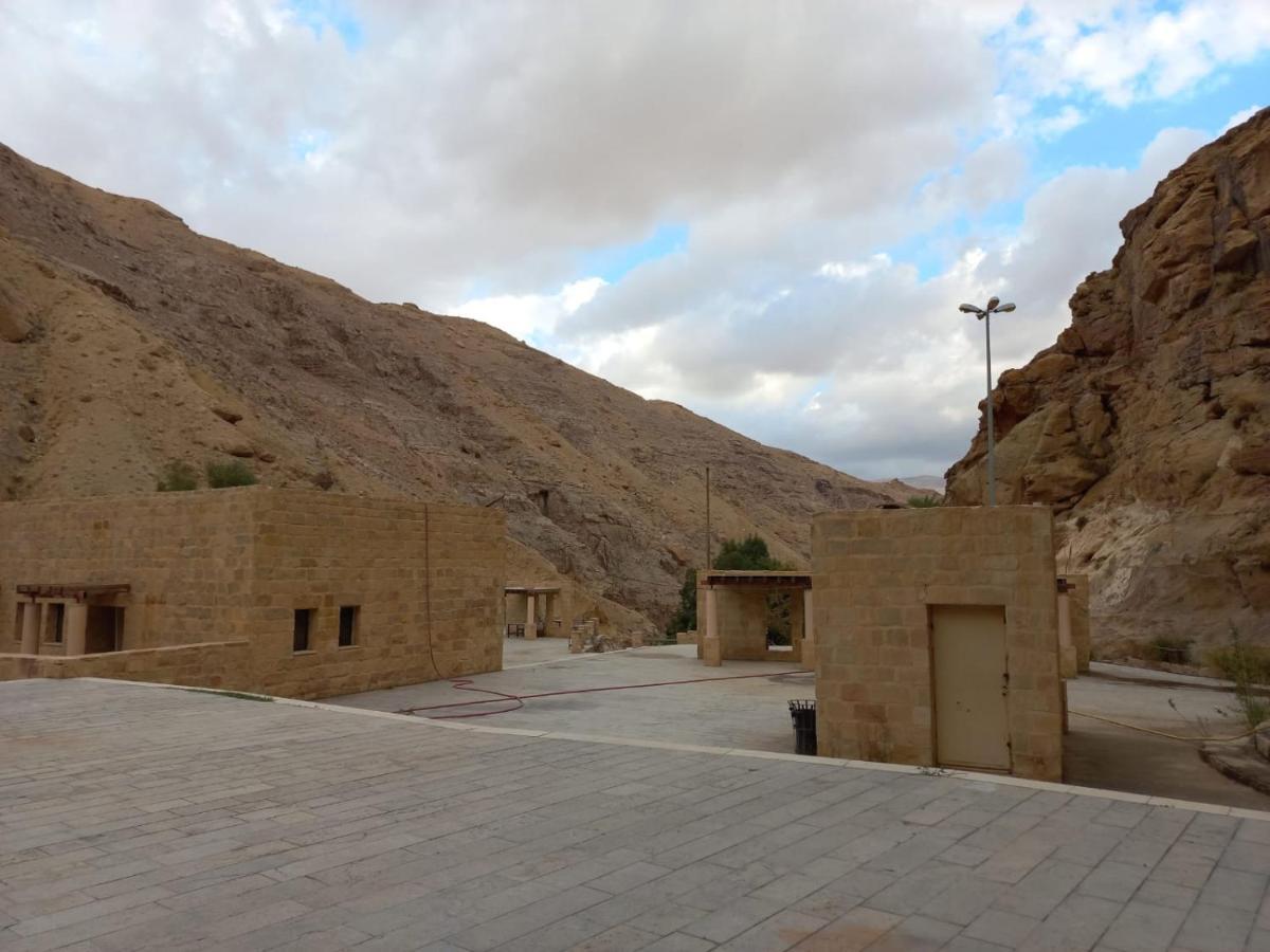 Afra Hot Springs Chalets At-Tafilah 外观 照片