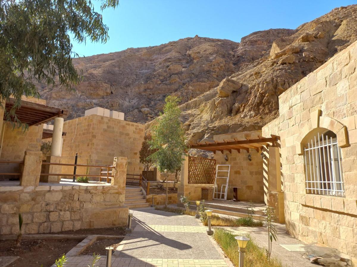Afra Hot Springs Chalets At-Tafilah 外观 照片