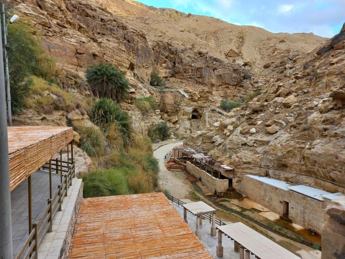 Afra Hot Springs Chalets At-Tafilah 外观 照片