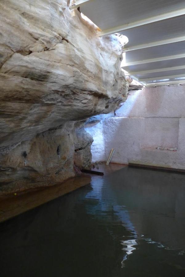 Afra Hot Springs Chalets At-Tafilah 外观 照片